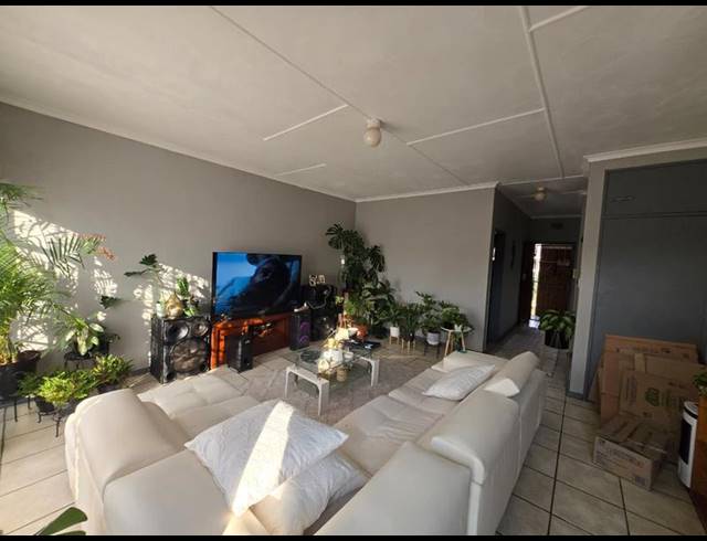 2 BEDROOM PROPERTY TO RENT IN GERMISTON SOUTH